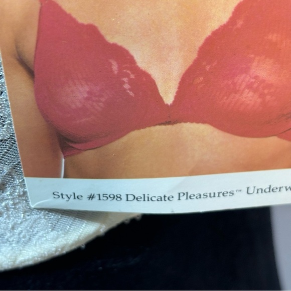 Bundle (3) Vintage Warners Lace Bra Size 36B - Picture 5 of 9